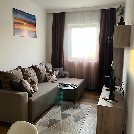 Apartament Airport Sky Lux