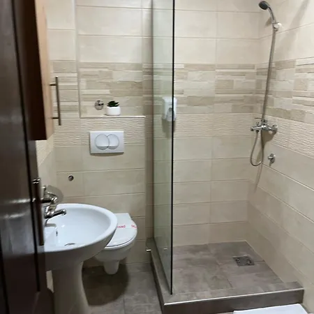 Apartament Airport Sky Lux *